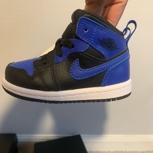 Jordan 1 MID